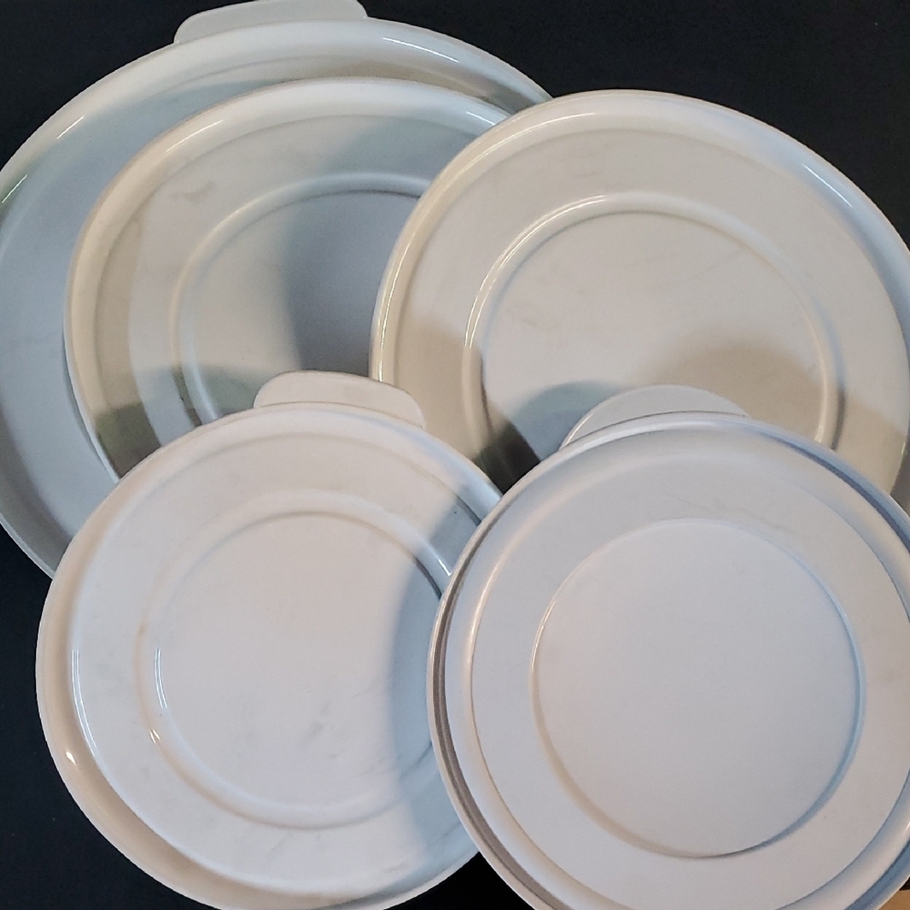 5 White Pampered Chef Lids